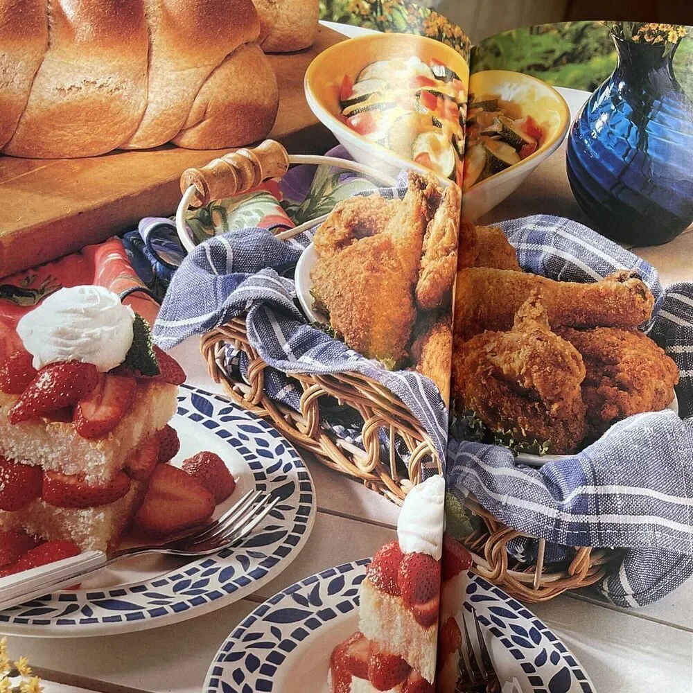 1997 Taste of Home Annual Recipes by Taste of Home Editorial Staff (1997,...